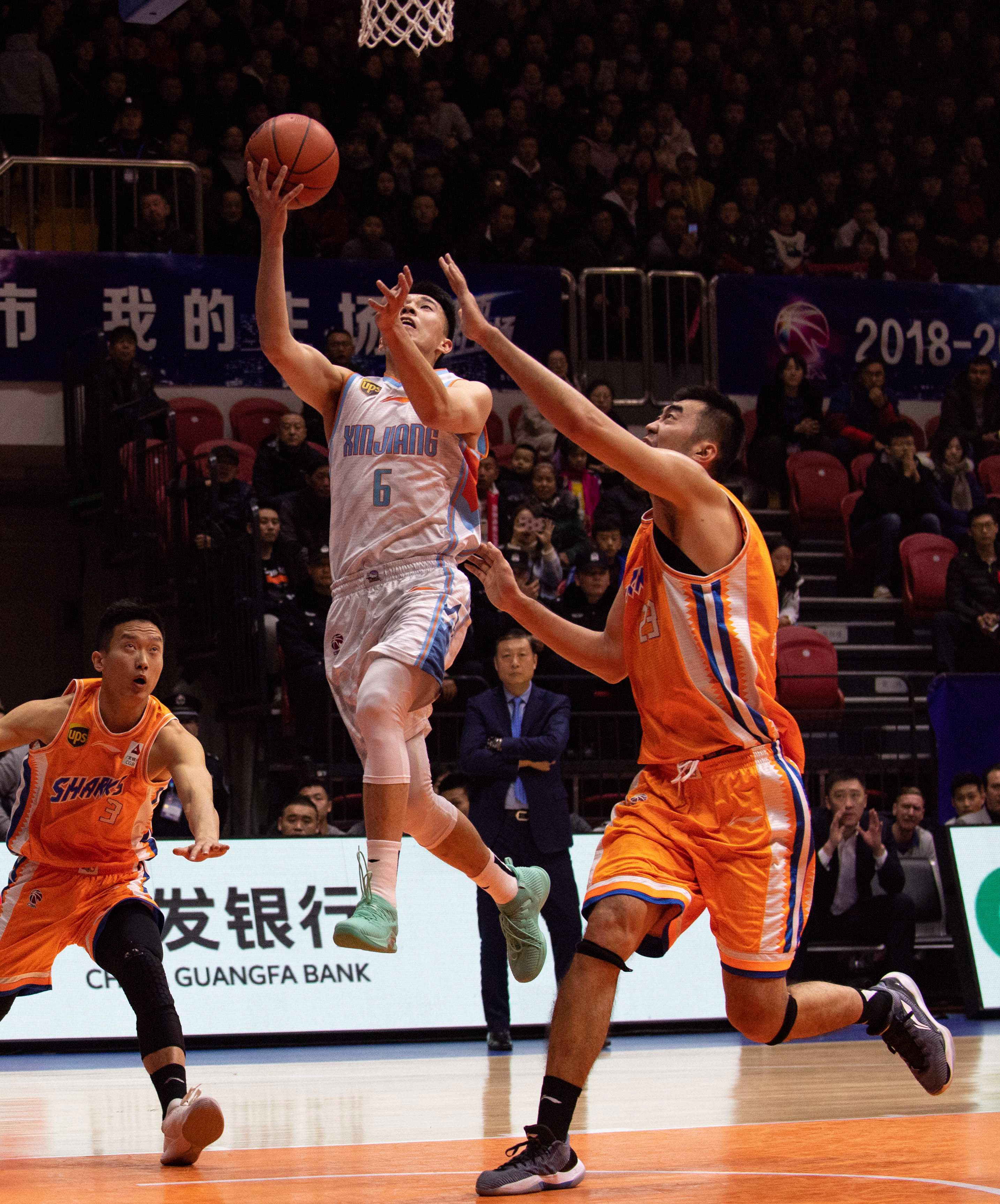 就以短传推 就以短传推